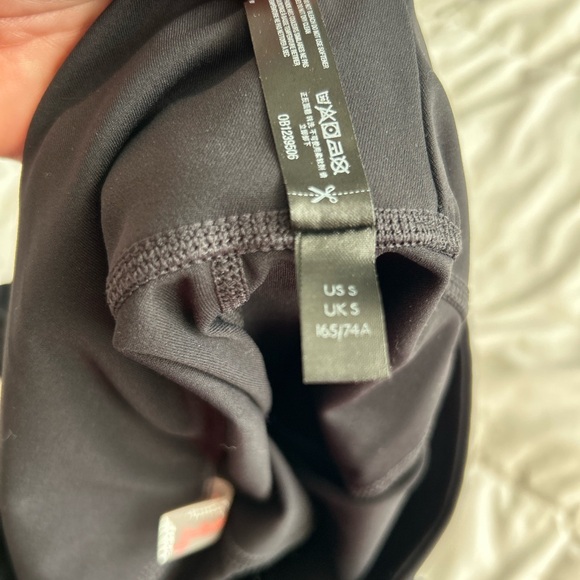 Free Movement Cropped Women’s Leggings Black- Knot at Ankle - Picture 6 of 9